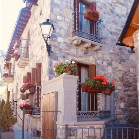 דירה Casa Pixurri En Compuesta De 5 Turisticos En Casona Pirenaica לאנוזה