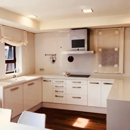 Casa Pixurri En Compuesta De 5 Turisticos En Casona Pirenaica דירה לאנוזה
