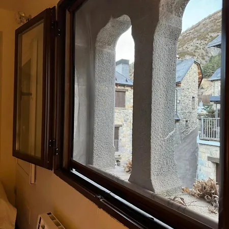 Apartamento Casa Pixurri En Compuesta De 5 Turisticos En Casona Pirenaica