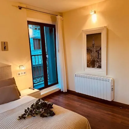 Casa Pixurri En Compuesta De 5 Turisticos En Casona Pirenaica *