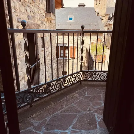 Casa Pixurri En Compuesta De 5 Turisticos En Casona Pirenaica Lanuza